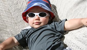 Solglasögon för bebis