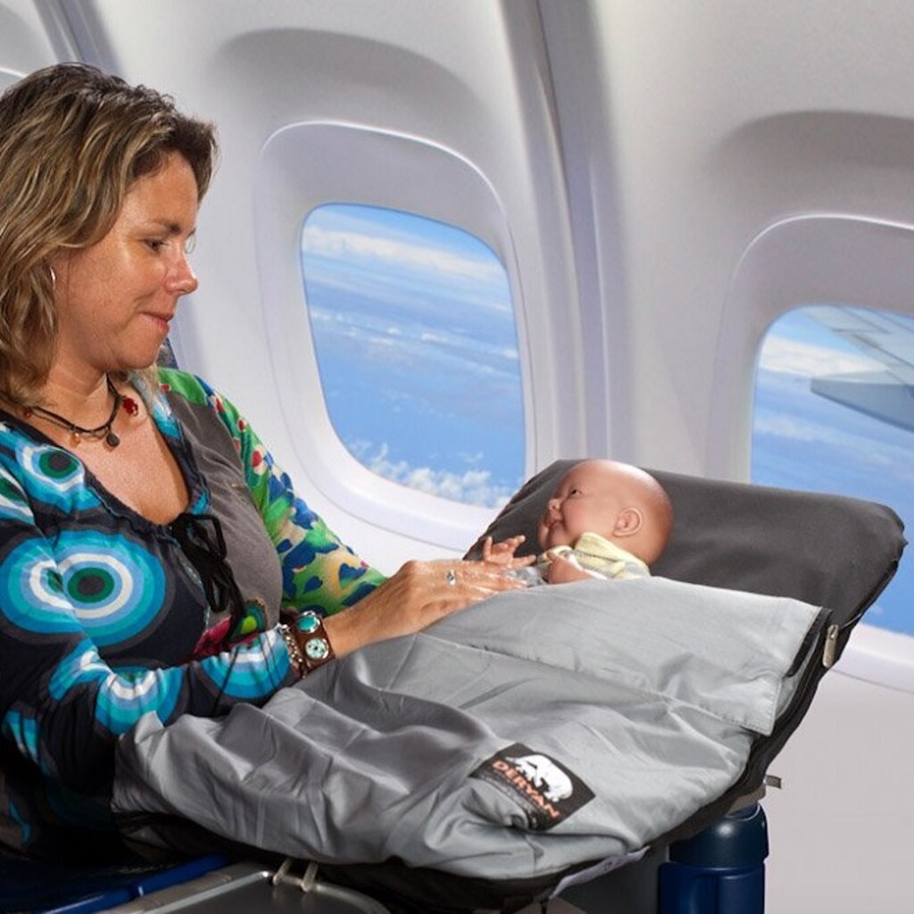 Baby Basinett | Sova på flyg med barn och bebis | Barnresebutiken tipsar