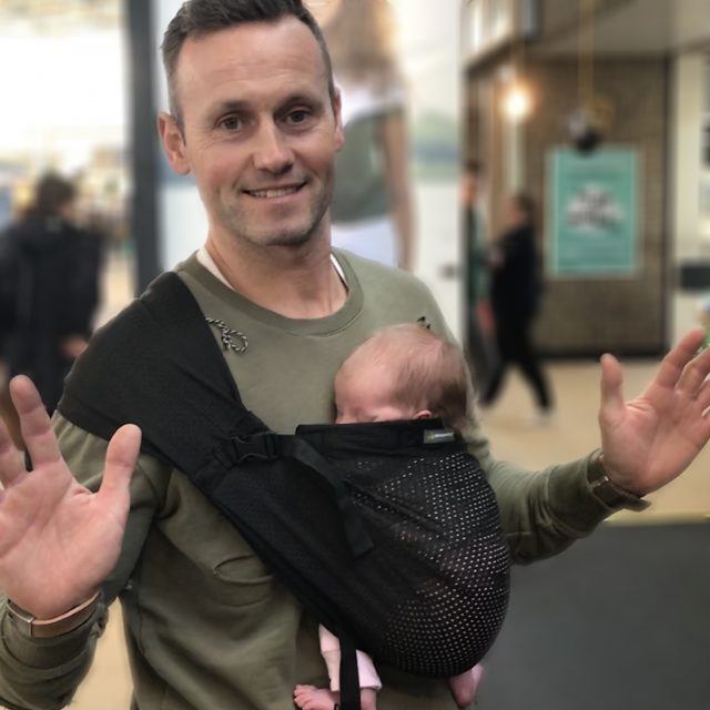 Bärsjal för baby - Minimonkey Mini Sling Svart