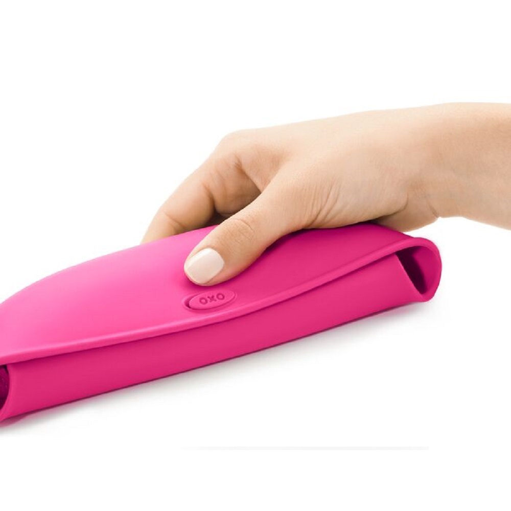 Haklapp i silikon OXO-Tot Roll Up Bib rosa