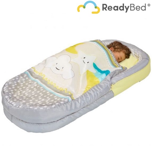 Resemadrass med lakan och kudde MyFirst Readybed Clouds