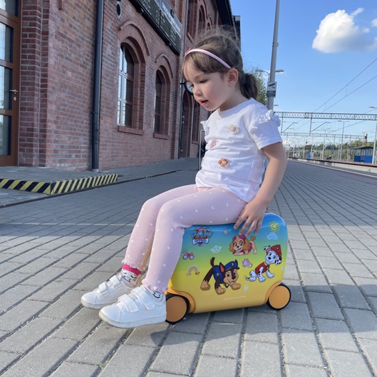 Resväska för barn att åka på Paw Patrol Friends Together